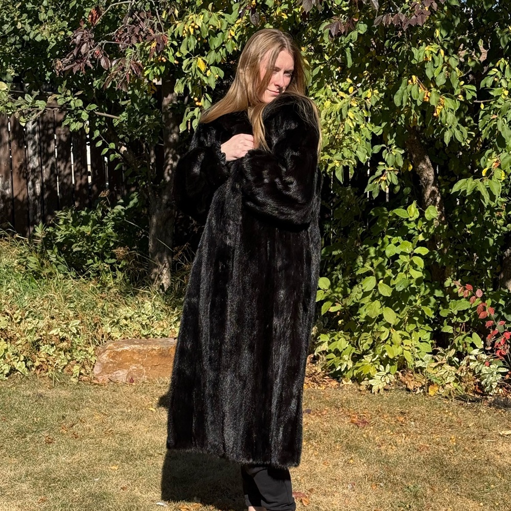 VTG Hudson’s Bay Elegant Black mink Fur Coat Long Full Length  BEAUTIFUL!!